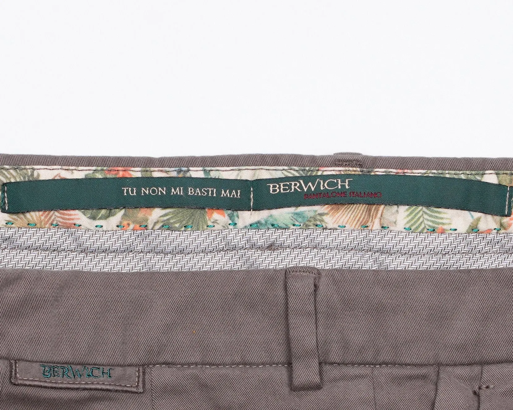 MANDORLA GARMENT DYED MORELLO CHINOS BY BERWICH