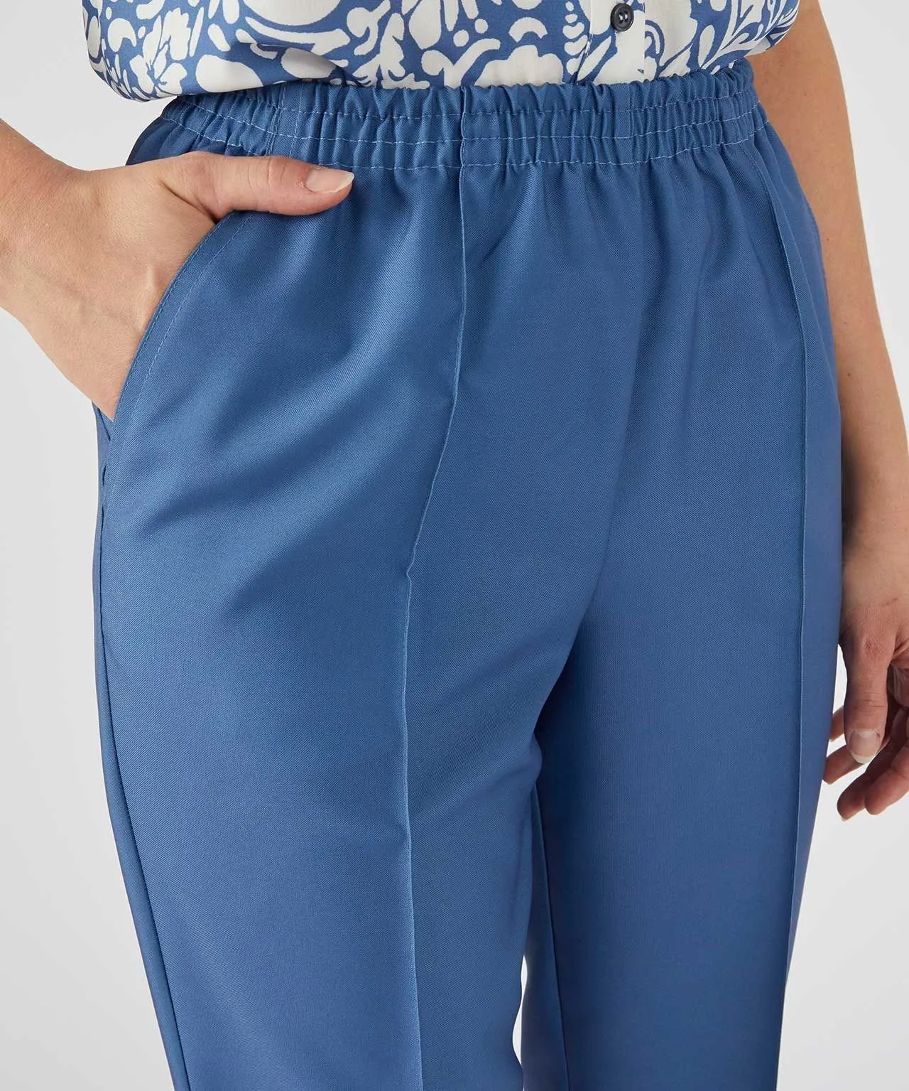 Bundle of Two Women's Easy-Pull Pants