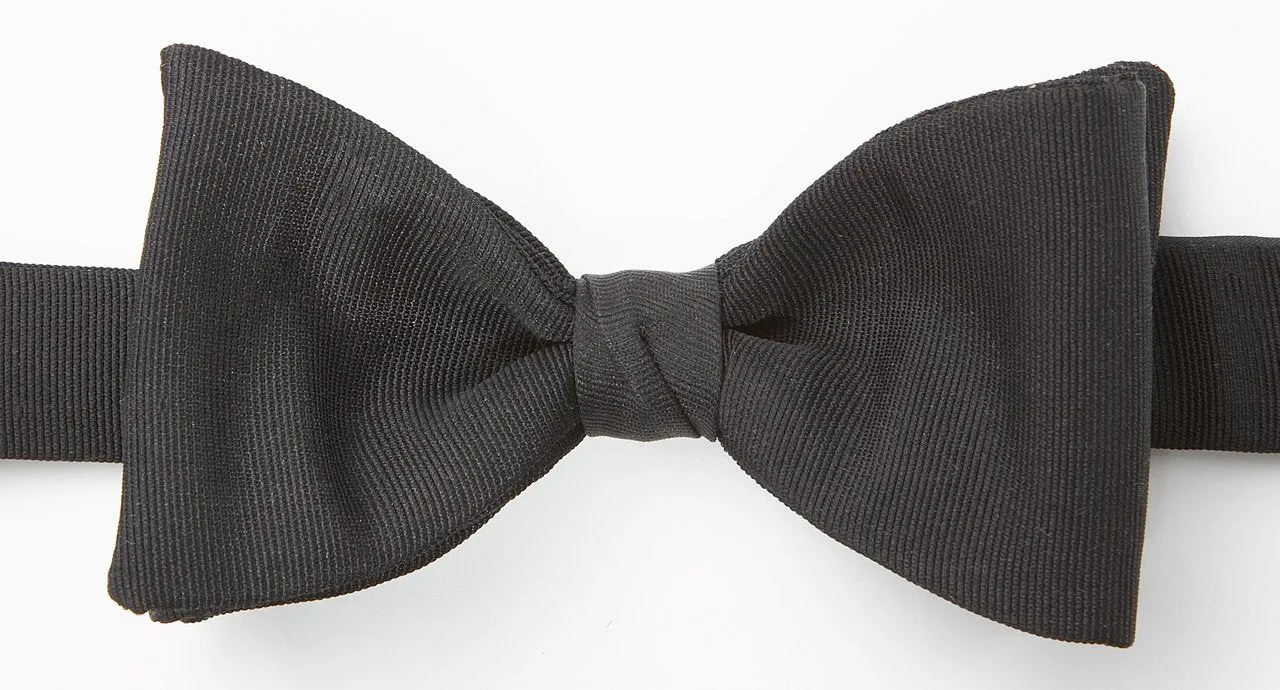 Elegant Pre-tied Black Grosgrain Bow Tie