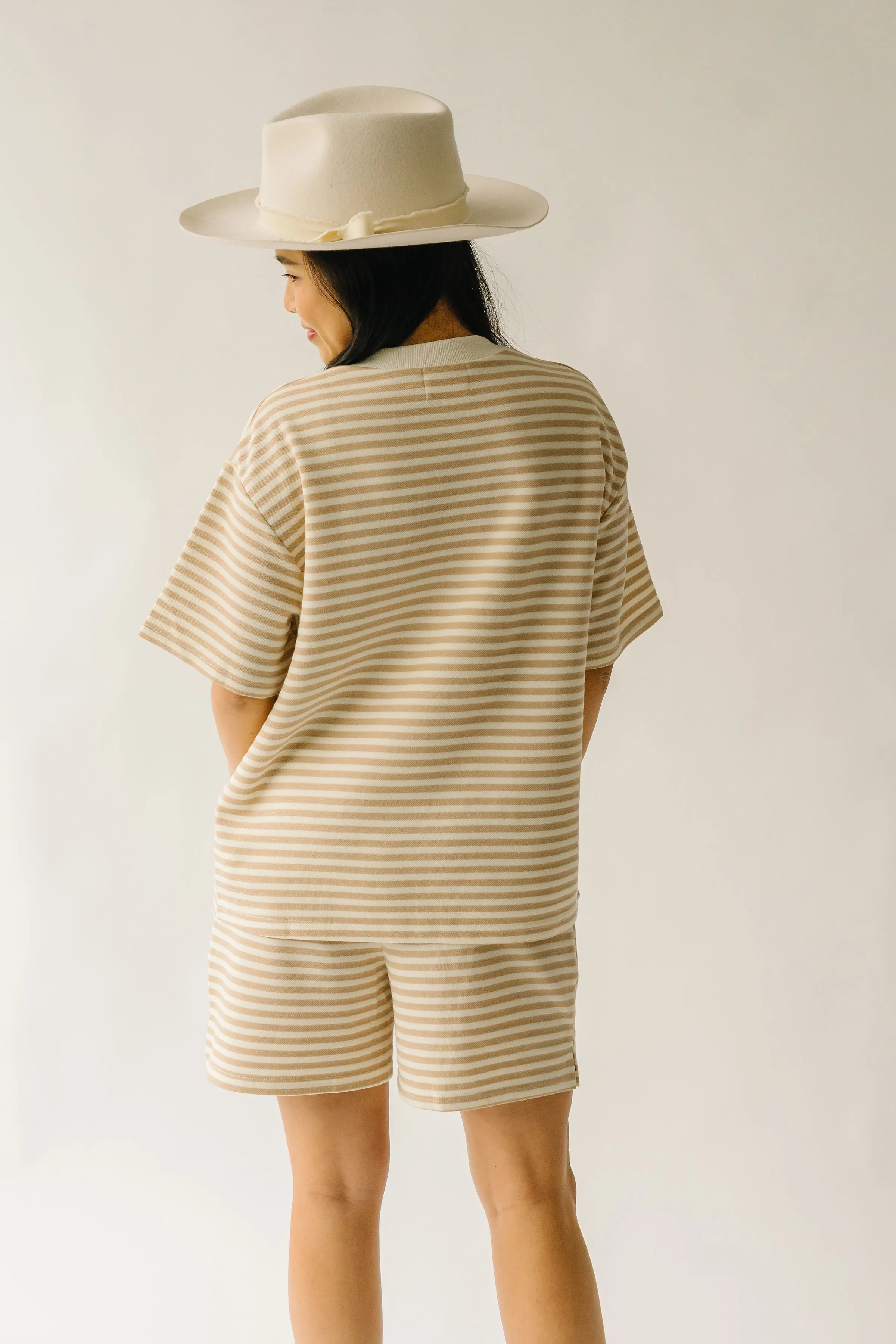 Striped short sand