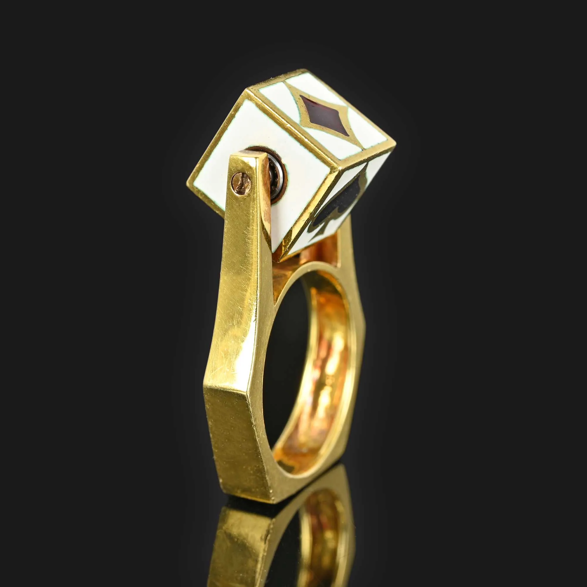 18K Gold Spinner Ring with Playing Card Design;