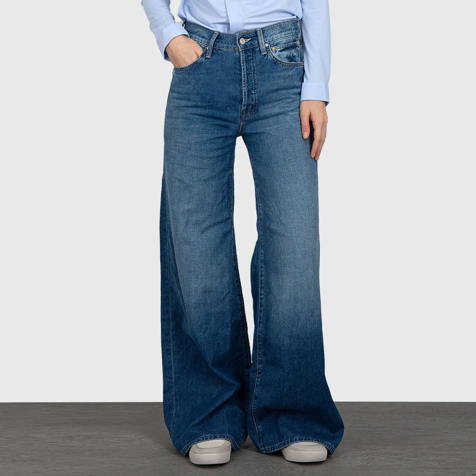 Mother Jeans: The Ditcher Roller Sneak in Superior Blu Medio for Women