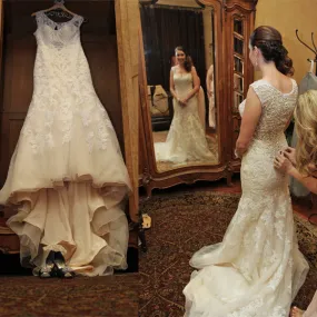 Exquisite Vintage Off-White Lace Mermaid V-neck Wedding Dress with Beading