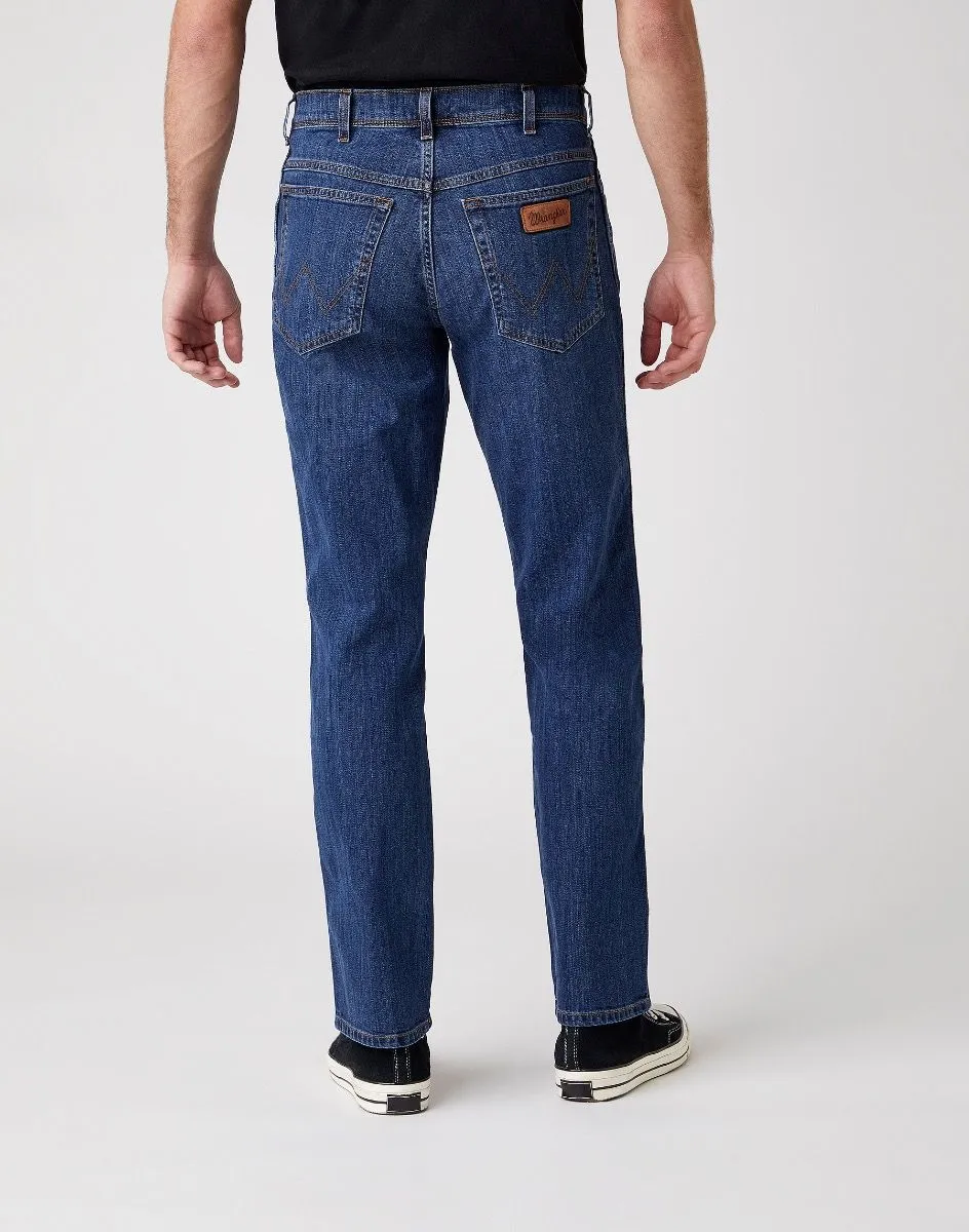 Wrangler Texas Stretch Denim Jeans in Classic Strike