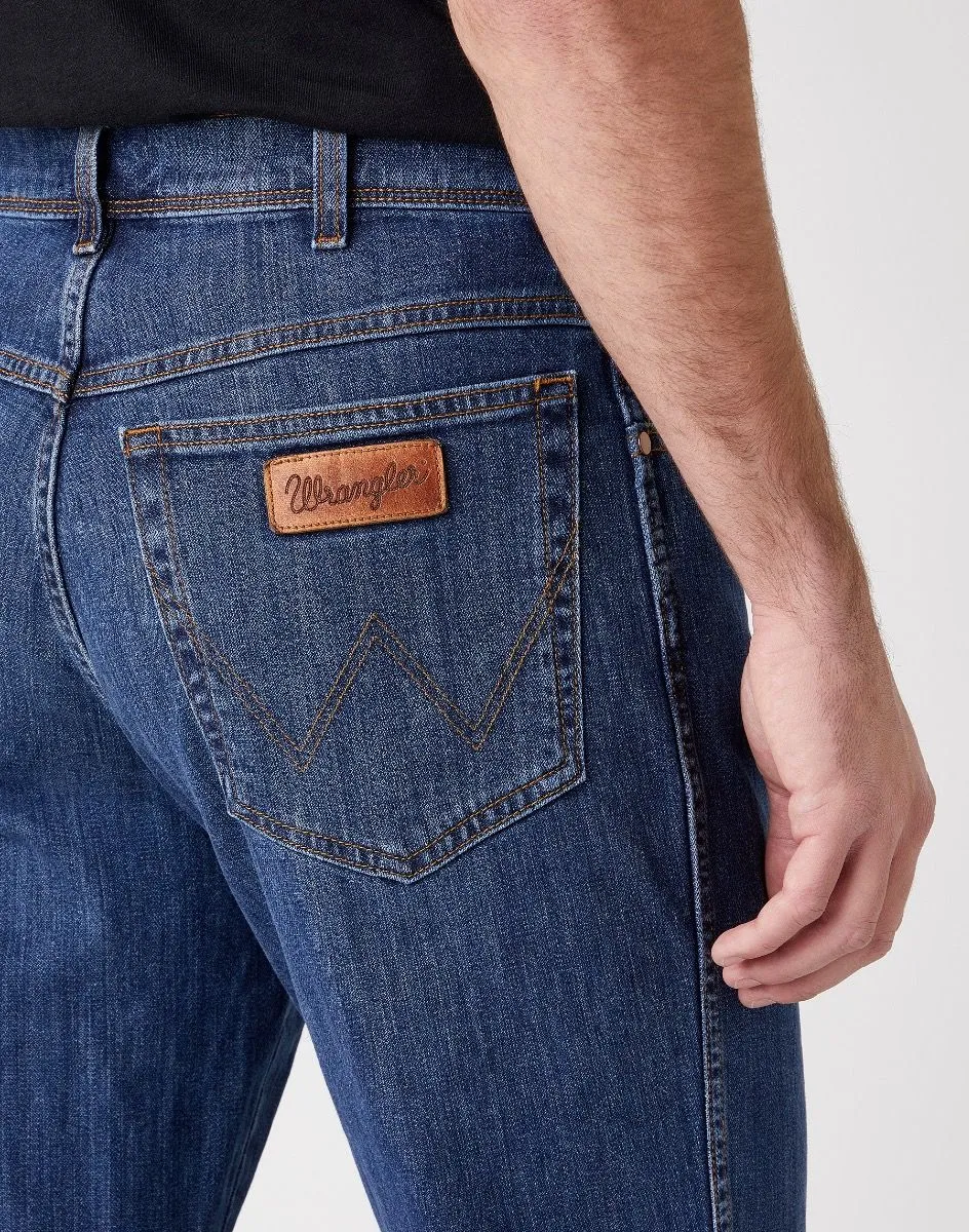 Wrangler Texas Stretch Denim Jeans in Classic Strike